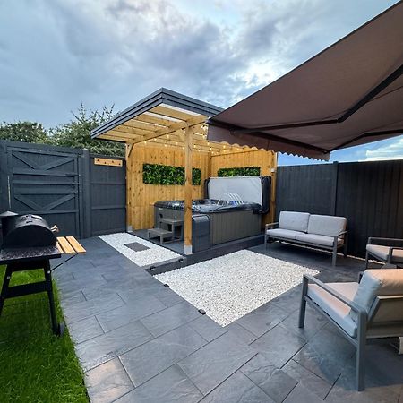 Апартаменты Wild & Free Hot Tub Retreat Дартфорд Экстерьер фото