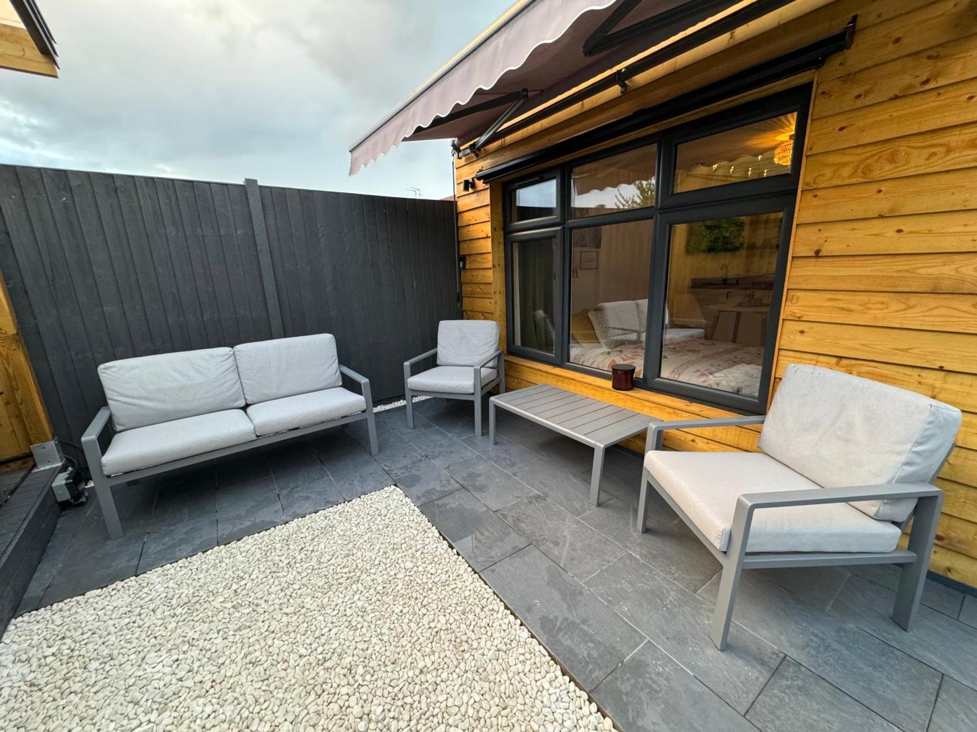 Апартаменты Wild & Free Hot Tub Retreat Дартфорд Экстерьер фото