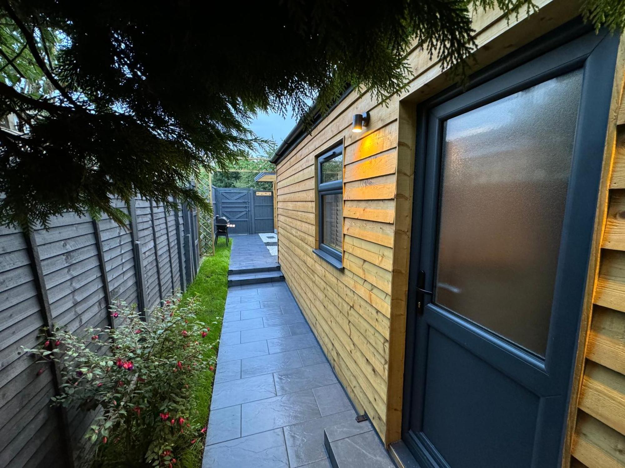 Апартаменты Wild & Free Hot Tub Retreat Дартфорд Экстерьер фото
